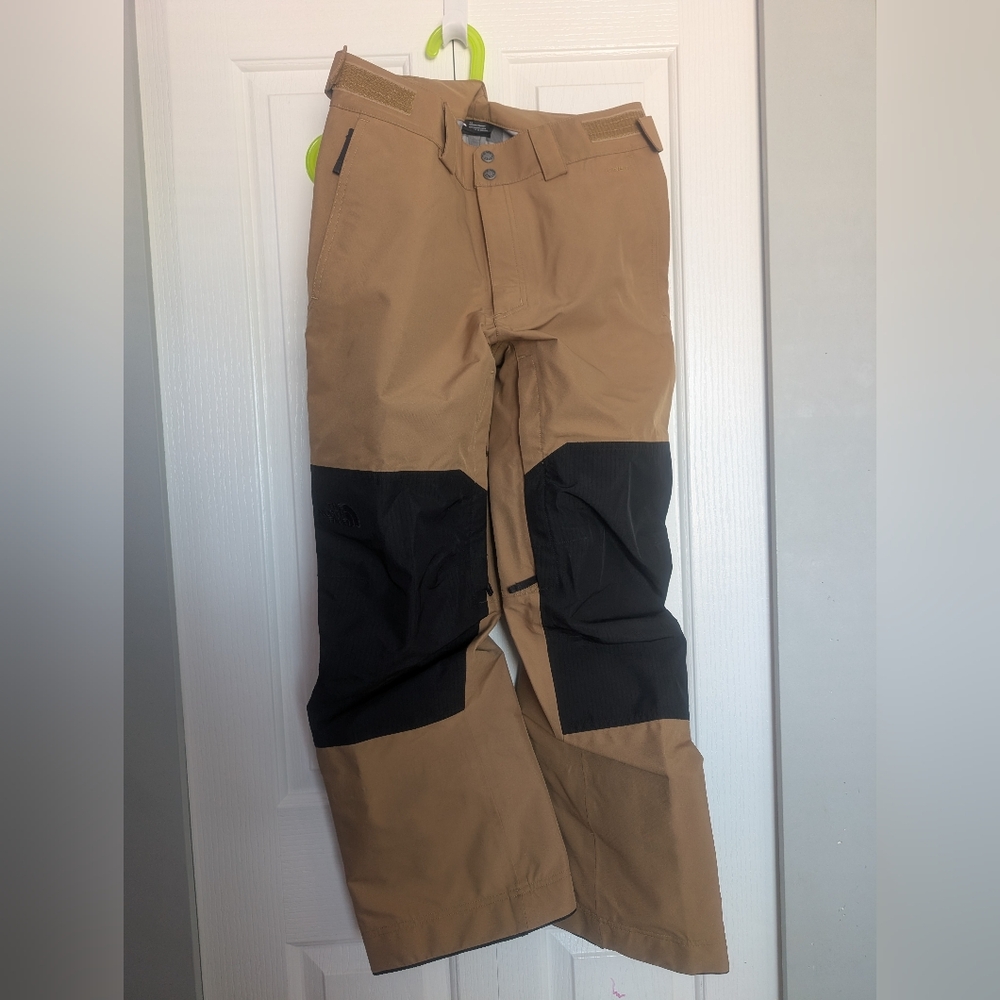 NWOT The North Face shell snow pants size S